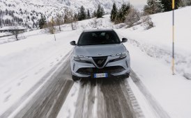Alfa Romeo Junior, ecco l'innovativa tecnologia ibrida Q4